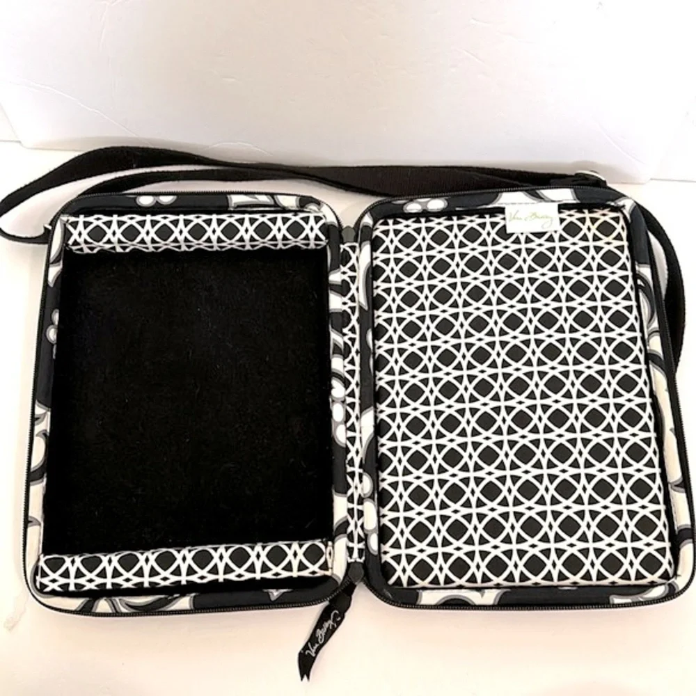 VERA BRADLEY Black & White Night & Day Padded Mini Laptop Computer Zipper Case